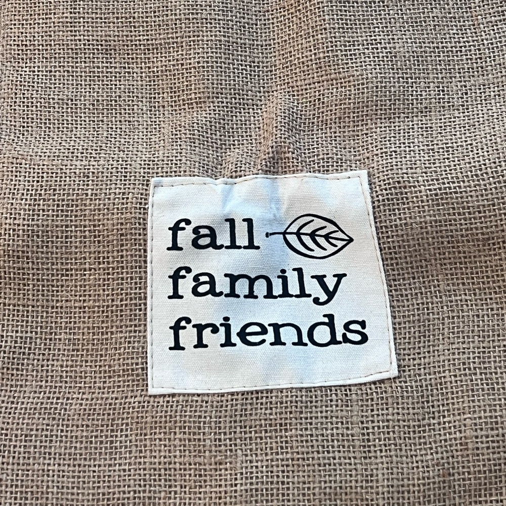 Burlap ruffled table runner - Picture 5 of 5